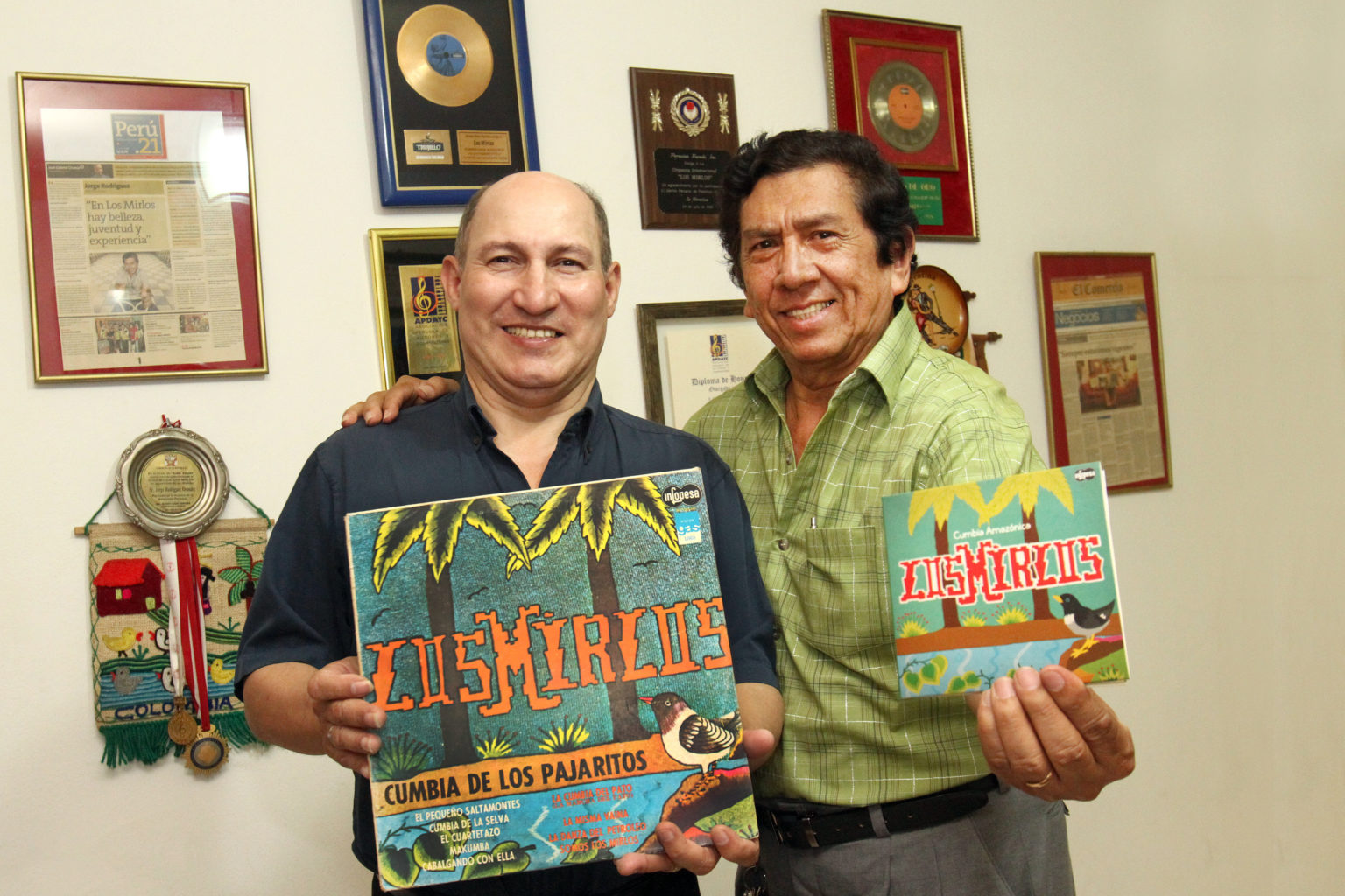 LOS MIRLOS
